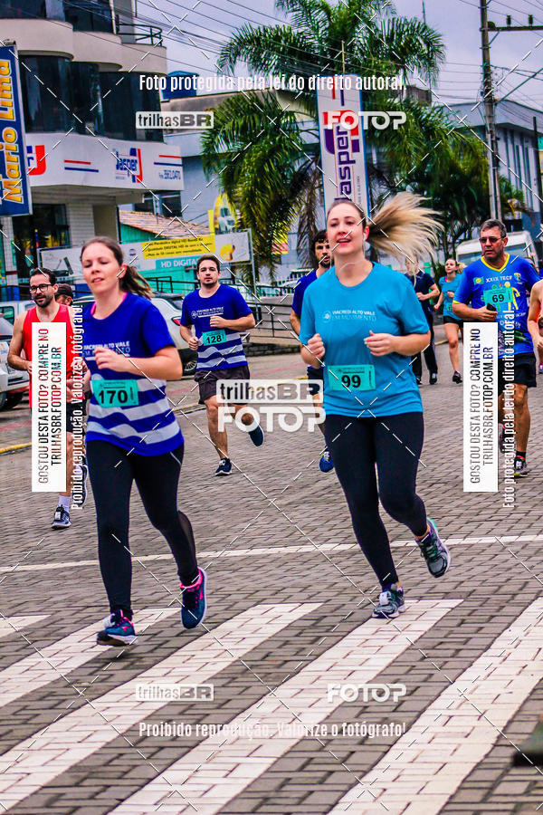 Buy your photos of the event2 Viacredi Alto Vale em Movimento on Fotop