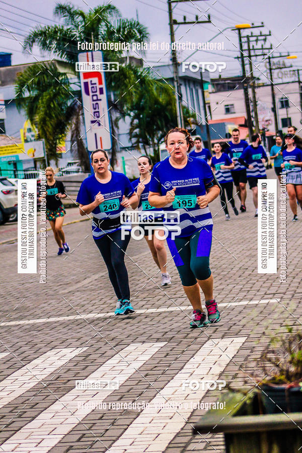 Buy your photos of the event2 Viacredi Alto Vale em Movimento on Fotop