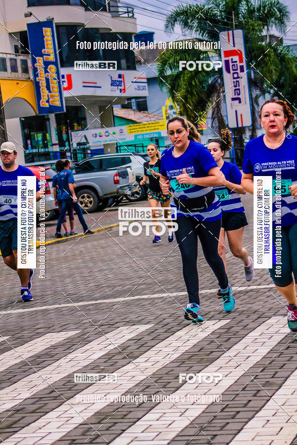 Buy your photos of the event2 Viacredi Alto Vale em Movimento on Fotop