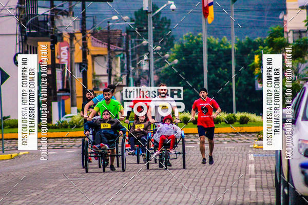 Buy your photos of the event2 Viacredi Alto Vale em Movimento on Fotop