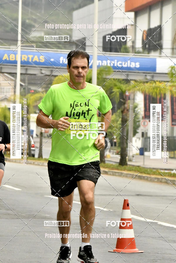 Buy your photos of the eventMeia Maratona de Blumenau on Fotop