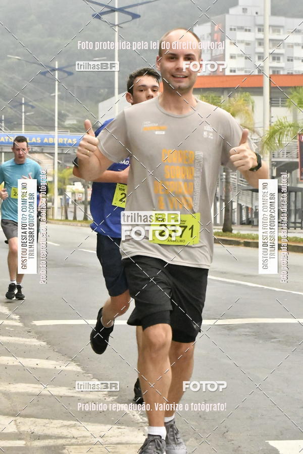 Buy your photos of the eventMeia Maratona de Blumenau on Fotop