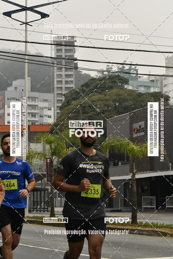 Buy your photos of the eventMeia Maratona de Blumenau on Fotop
