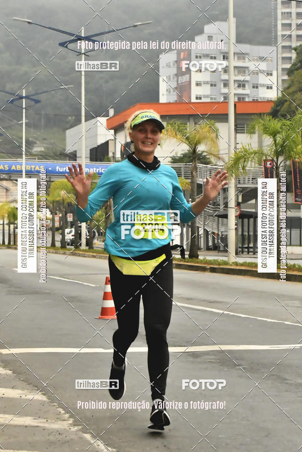 Buy your photos of the eventMeia Maratona de Blumenau on Fotop
