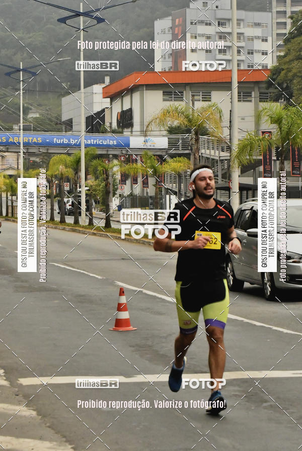 Buy your photos of the eventMeia Maratona de Blumenau on Fotop
