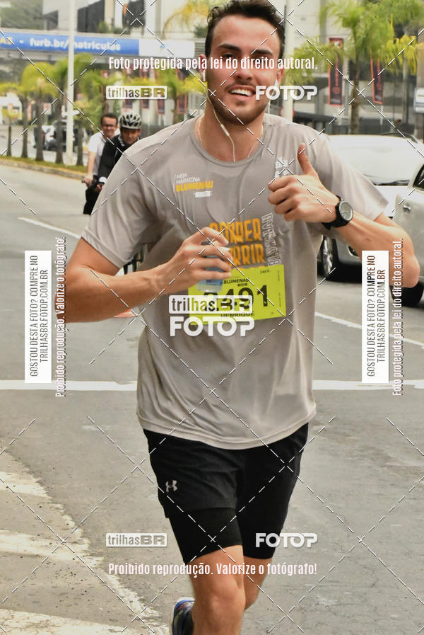 Buy your photos of the eventMeia Maratona de Blumenau on Fotop