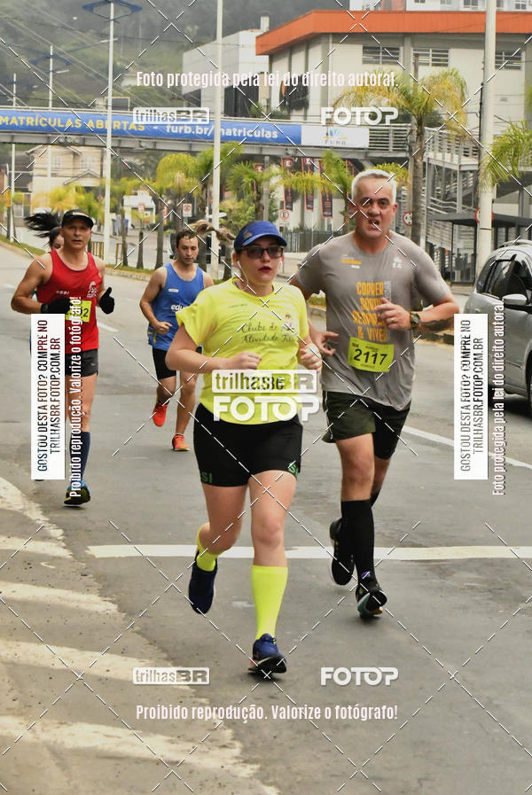 Buy your photos of the eventMeia Maratona de Blumenau on Fotop