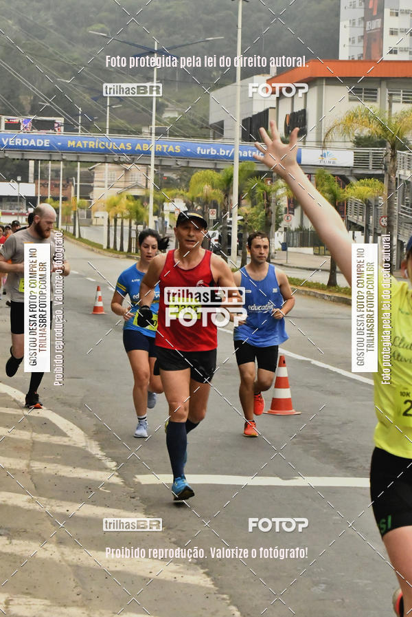 Buy your photos of the eventMeia Maratona de Blumenau on Fotop