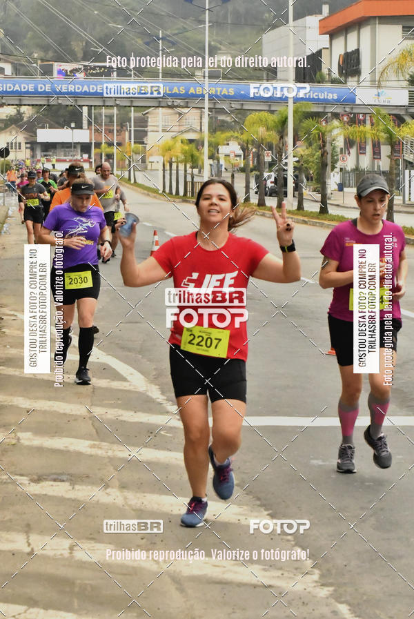 Buy your photos of the eventMeia Maratona de Blumenau on Fotop