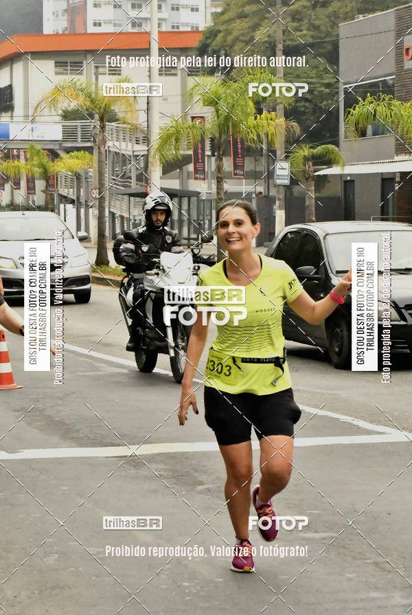 Buy your photos of the eventMeia Maratona de Blumenau on Fotop