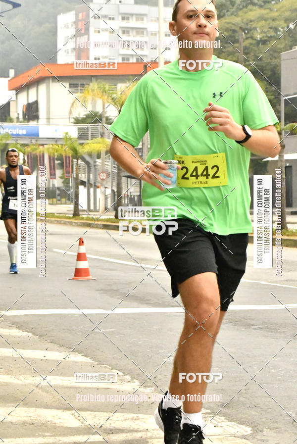 Buy your photos of the eventMeia Maratona de Blumenau on Fotop