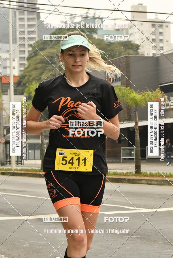 Buy your photos of the eventMeia Maratona de Blumenau on Fotop