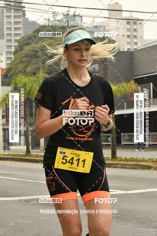 Buy your photos of the eventMeia Maratona de Blumenau on Fotop