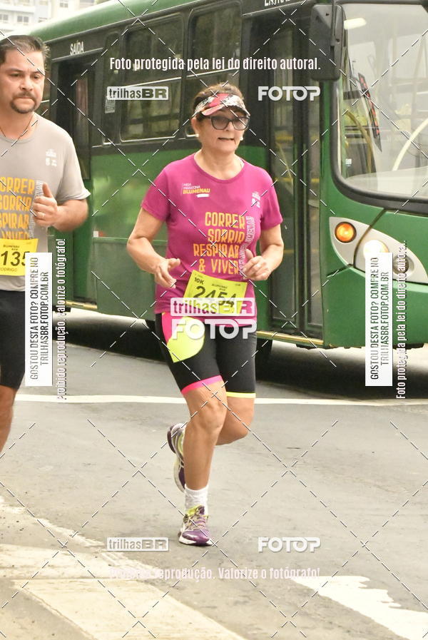 Buy your photos of the eventMeia Maratona de Blumenau on Fotop