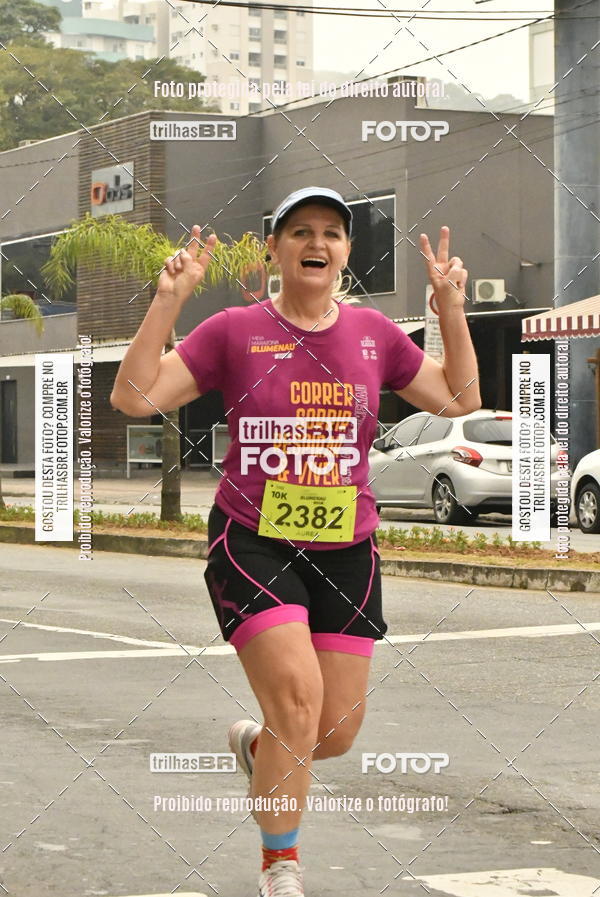Buy your photos of the eventMeia Maratona de Blumenau on Fotop