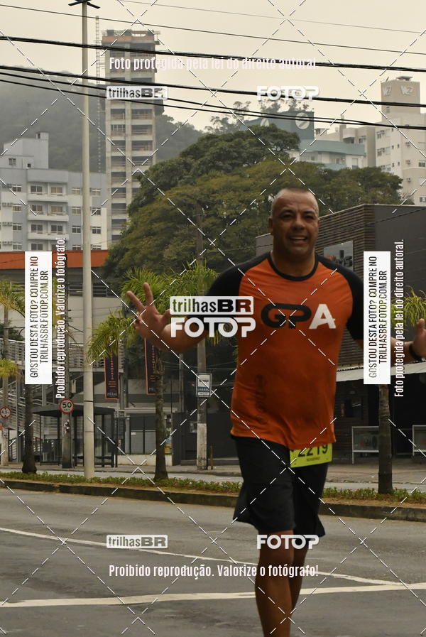 Buy your photos of the eventMeia Maratona de Blumenau on Fotop