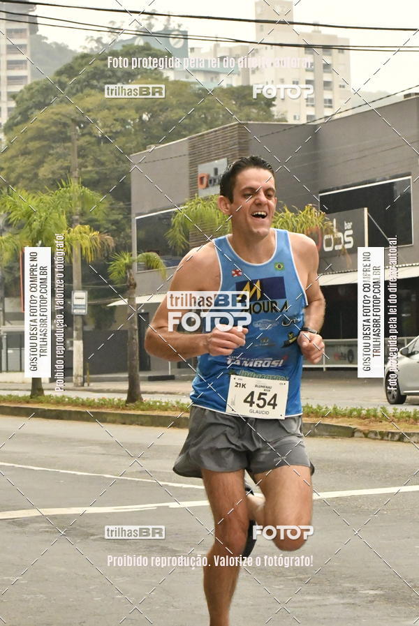 Buy your photos of the eventMeia Maratona de Blumenau on Fotop