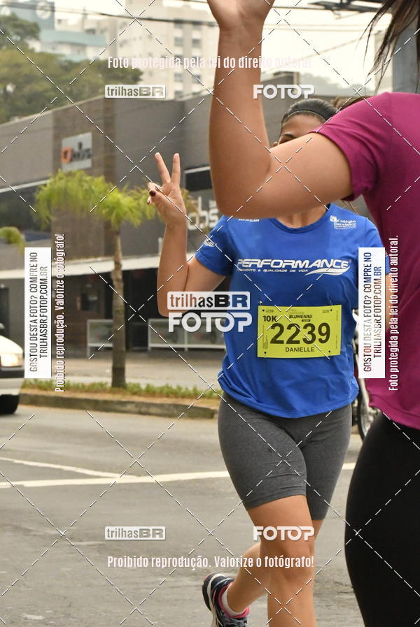 Buy your photos of the eventMeia Maratona de Blumenau on Fotop