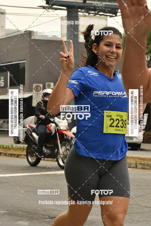 Buy your photos of the eventMeia Maratona de Blumenau on Fotop