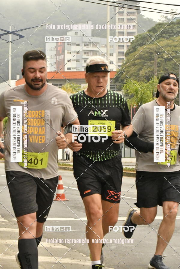 Buy your photos of the eventMeia Maratona de Blumenau on Fotop