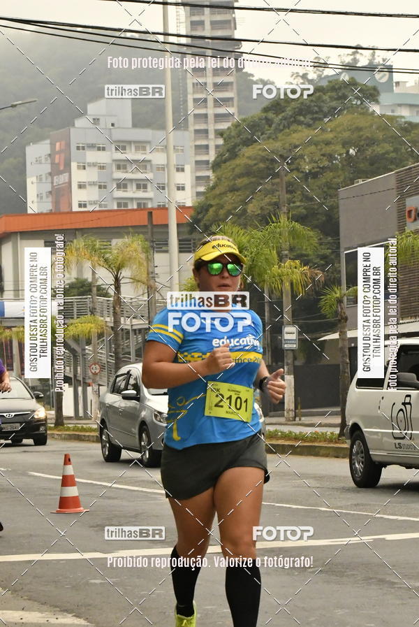 Buy your photos of the eventMeia Maratona de Blumenau on Fotop