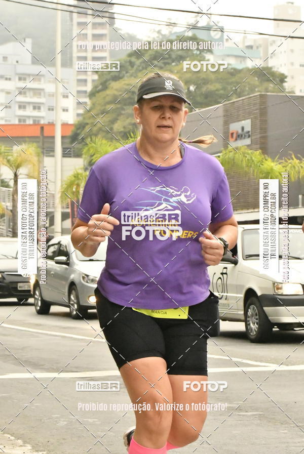 Buy your photos of the eventMeia Maratona de Blumenau on Fotop