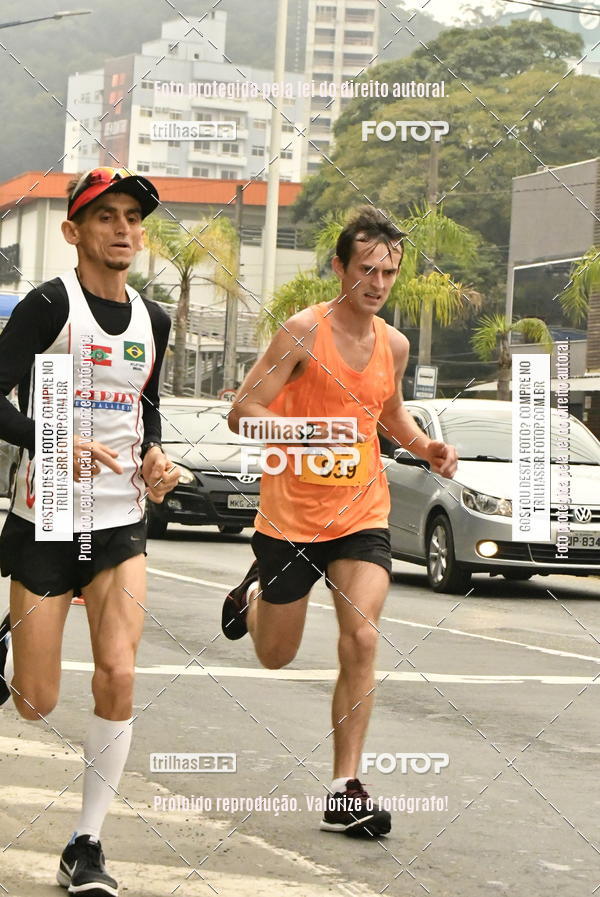 Buy your photos of the eventMeia Maratona de Blumenau on Fotop