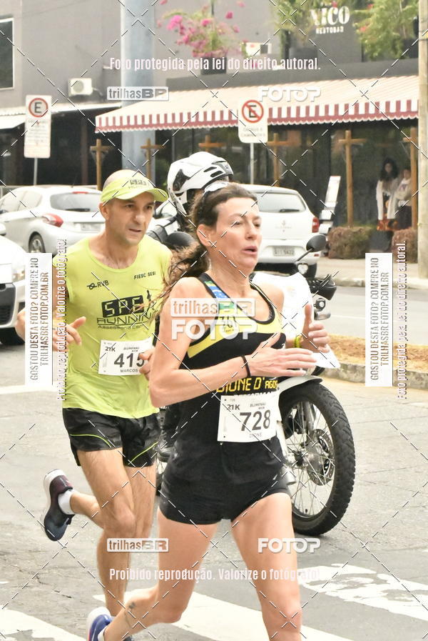 Buy your photos of the eventMeia Maratona de Blumenau on Fotop