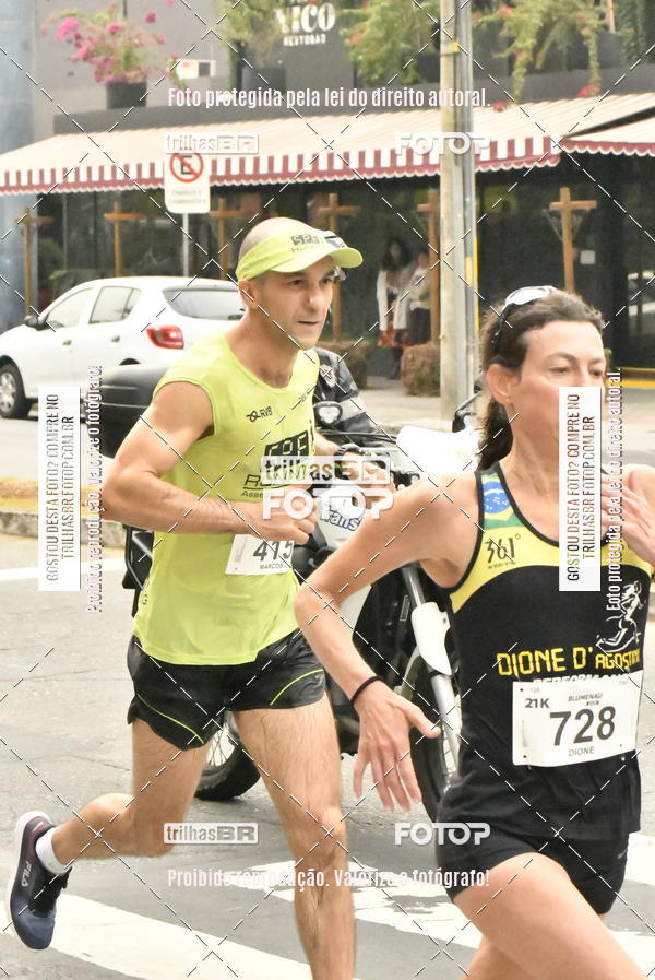 Buy your photos of the eventMeia Maratona de Blumenau on Fotop