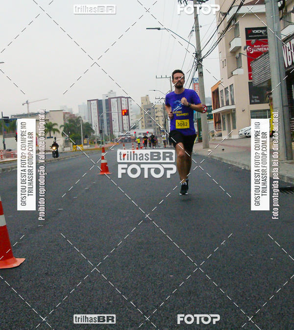Buy your photos of the eventMeia Maratona de Blumenau on Fotop