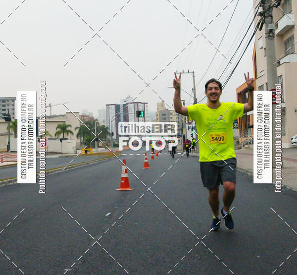 Buy your photos of the eventMeia Maratona de Blumenau on Fotop