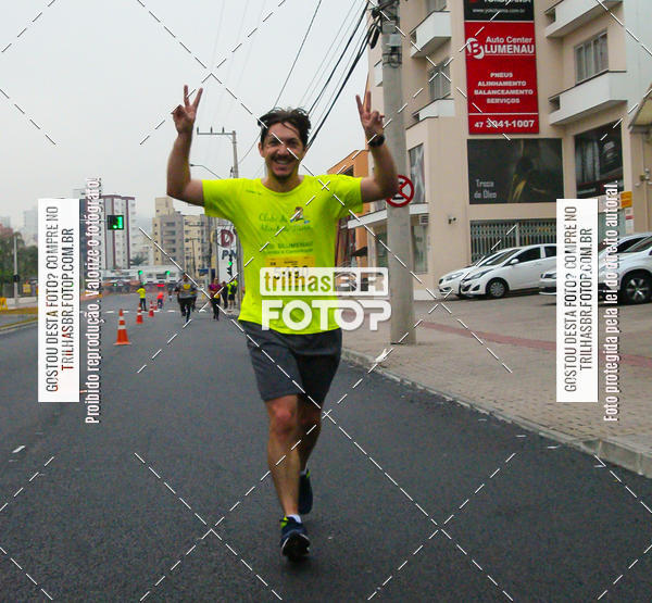 Buy your photos of the eventMeia Maratona de Blumenau on Fotop