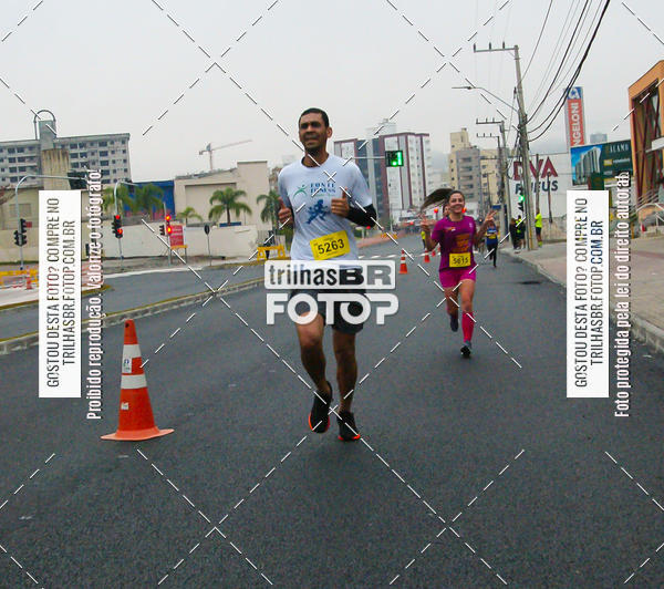 Buy your photos of the eventMeia Maratona de Blumenau on Fotop