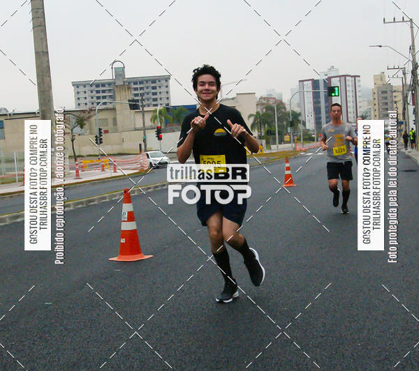 Buy your photos of the eventMeia Maratona de Blumenau on Fotop