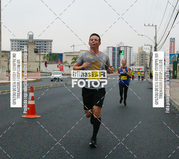 Buy your photos of the eventMeia Maratona de Blumenau on Fotop