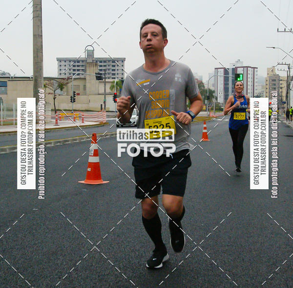 Buy your photos of the eventMeia Maratona de Blumenau on Fotop