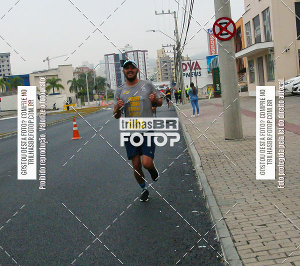Buy your photos of the eventMeia Maratona de Blumenau on Fotop