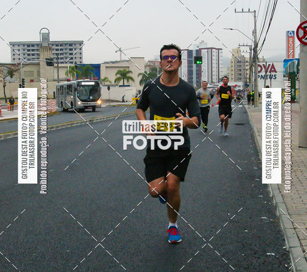 Buy your photos of the eventMeia Maratona de Blumenau on Fotop