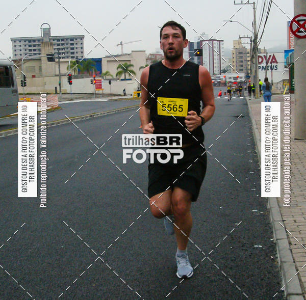Buy your photos of the eventMeia Maratona de Blumenau on Fotop