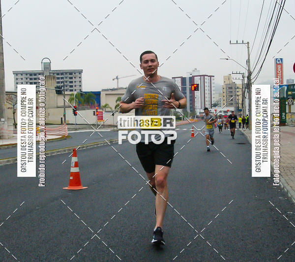 Buy your photos of the eventMeia Maratona de Blumenau on Fotop