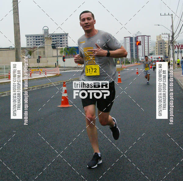 Buy your photos of the eventMeia Maratona de Blumenau on Fotop