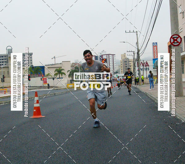Buy your photos of the eventMeia Maratona de Blumenau on Fotop
