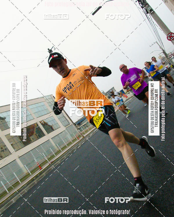 Buy your photos of the eventMeia Maratona de Blumenau on Fotop