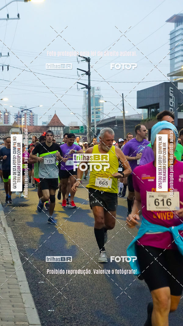 Buy your photos of the eventMeia Maratona de Blumenau on Fotop
