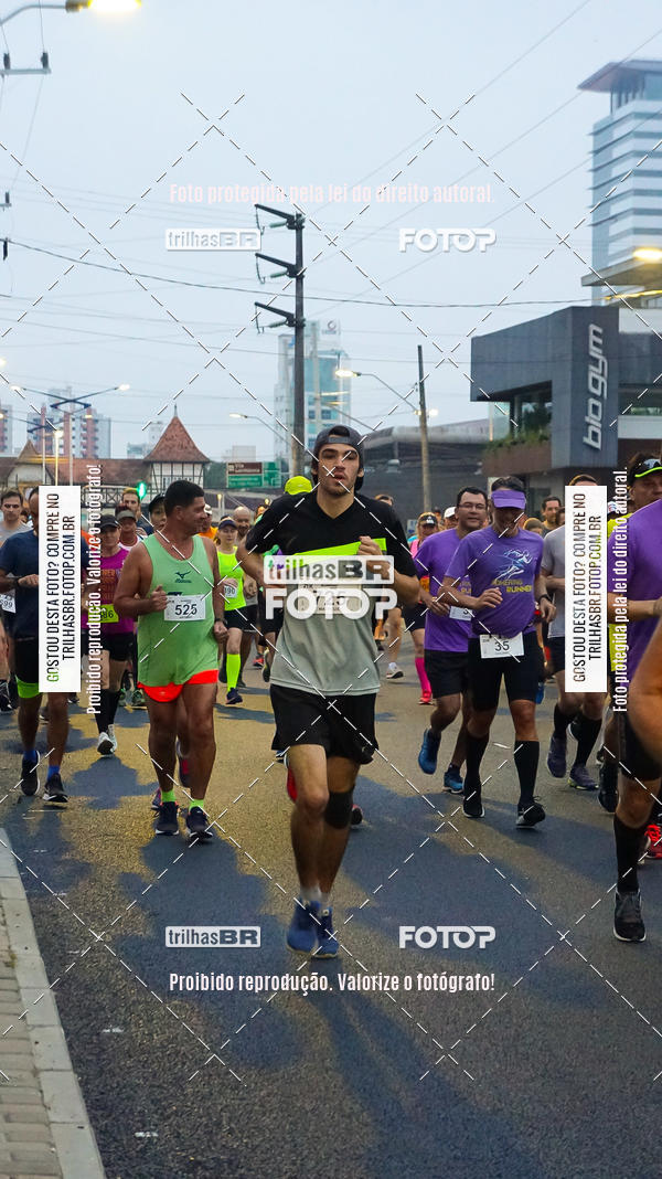 Buy your photos of the eventMeia Maratona de Blumenau on Fotop