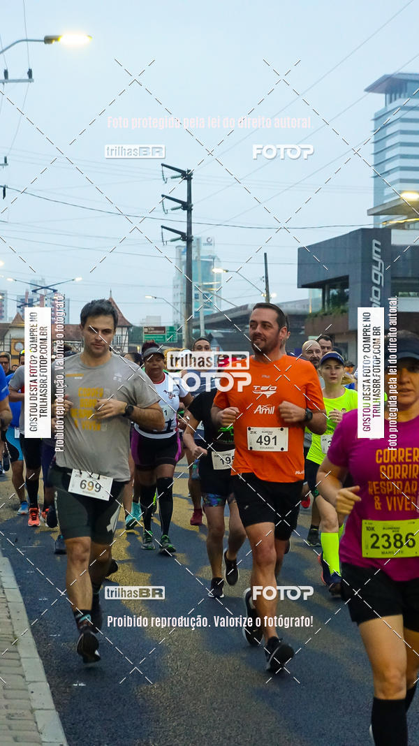 Buy your photos of the eventMeia Maratona de Blumenau on Fotop