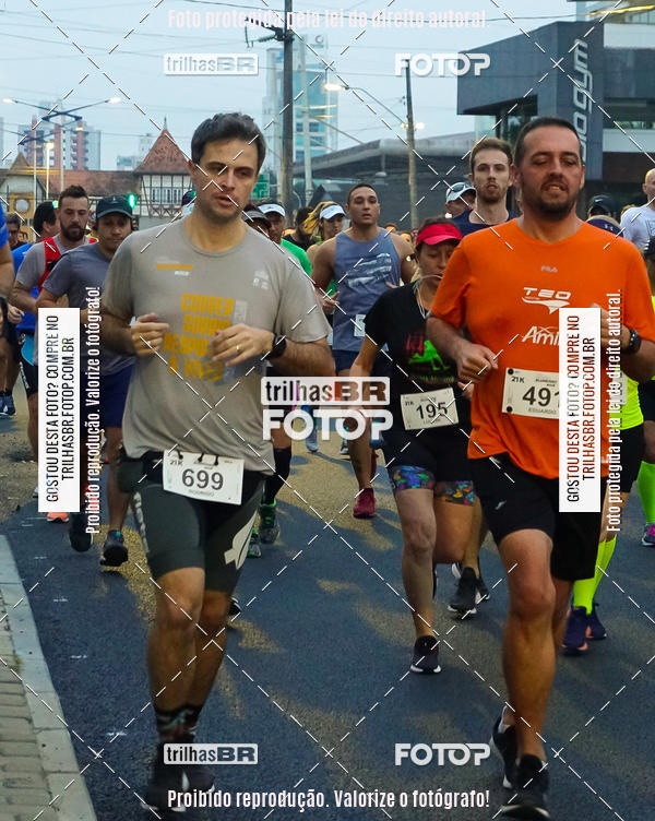 Buy your photos of the eventMeia Maratona de Blumenau on Fotop