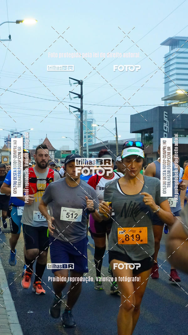 Buy your photos of the eventMeia Maratona de Blumenau on Fotop