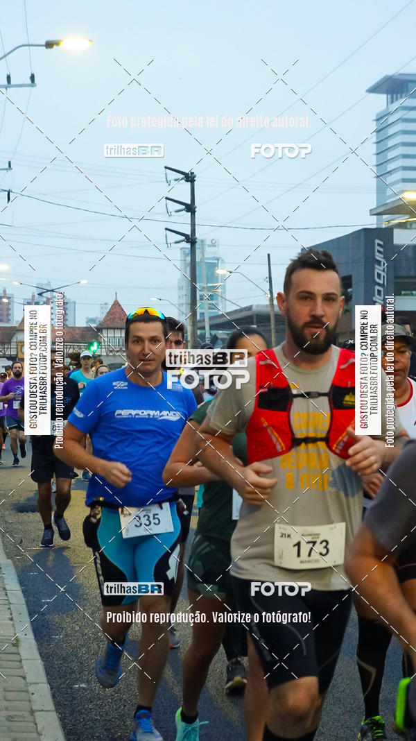 Buy your photos of the eventMeia Maratona de Blumenau on Fotop