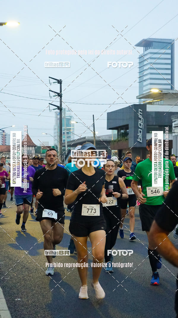 Buy your photos of the eventMeia Maratona de Blumenau on Fotop